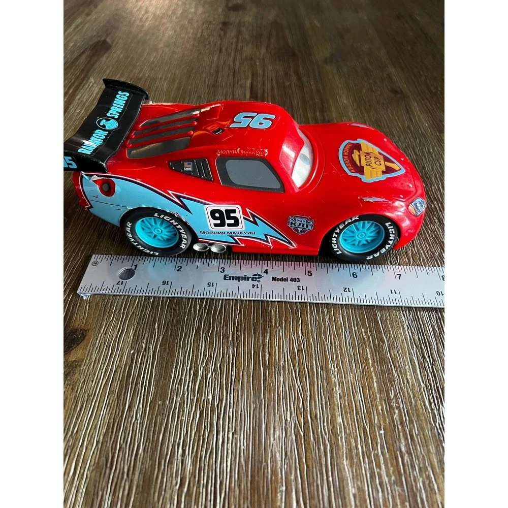 Disney Pixar Cars Lightning McQueen Thinkway Toys Red Race Car 7.5in